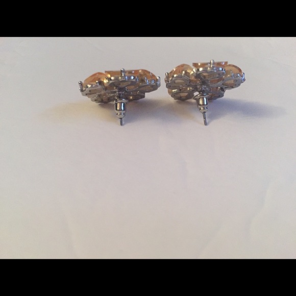 Shimmering Flower Stud Earrings - Picture 3 of 5